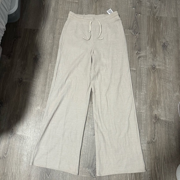 Gilly hicks flowy ribbed pants NEVER WORN - Picture 4 of 4